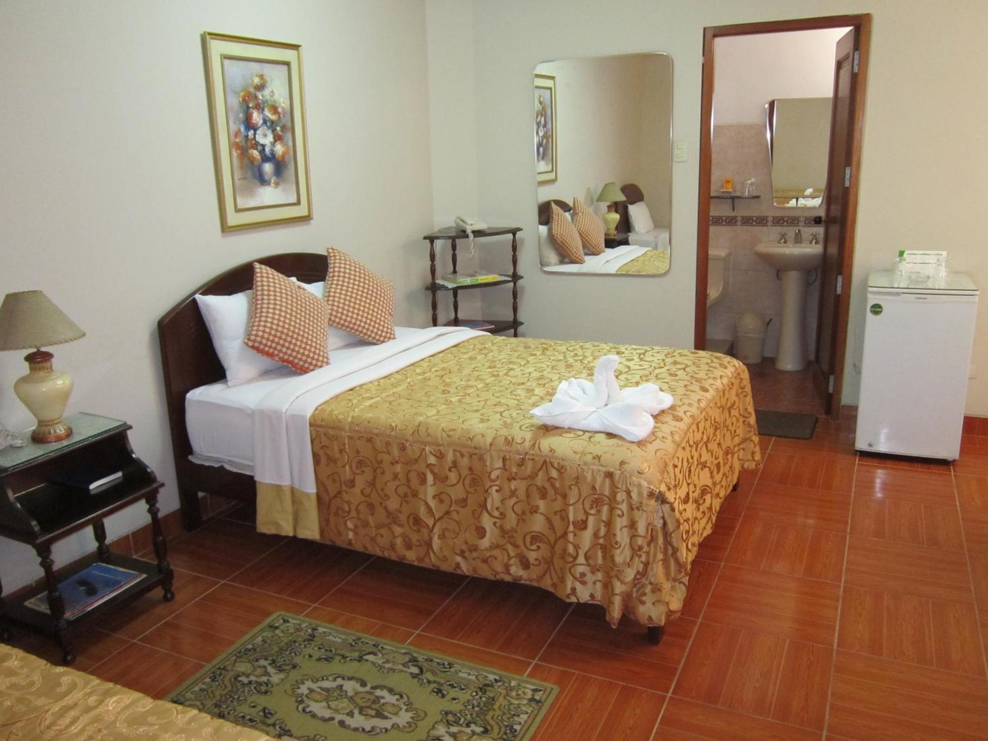 Hotel Suite Plaza Trujillo Esterno foto
